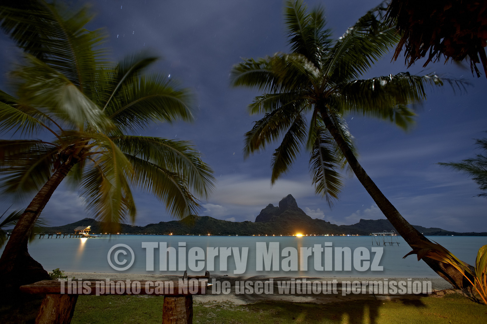 15_025818  ©ThMartinez Sea&Co.  BORA BORA - ILES SOUS LE VENT. POLYNESIE FRANCAISE .  6 Février 2015. .Moonlight photo of Bora Bora...