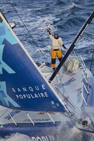 THM-17_000104_VendeeGlobeFinish