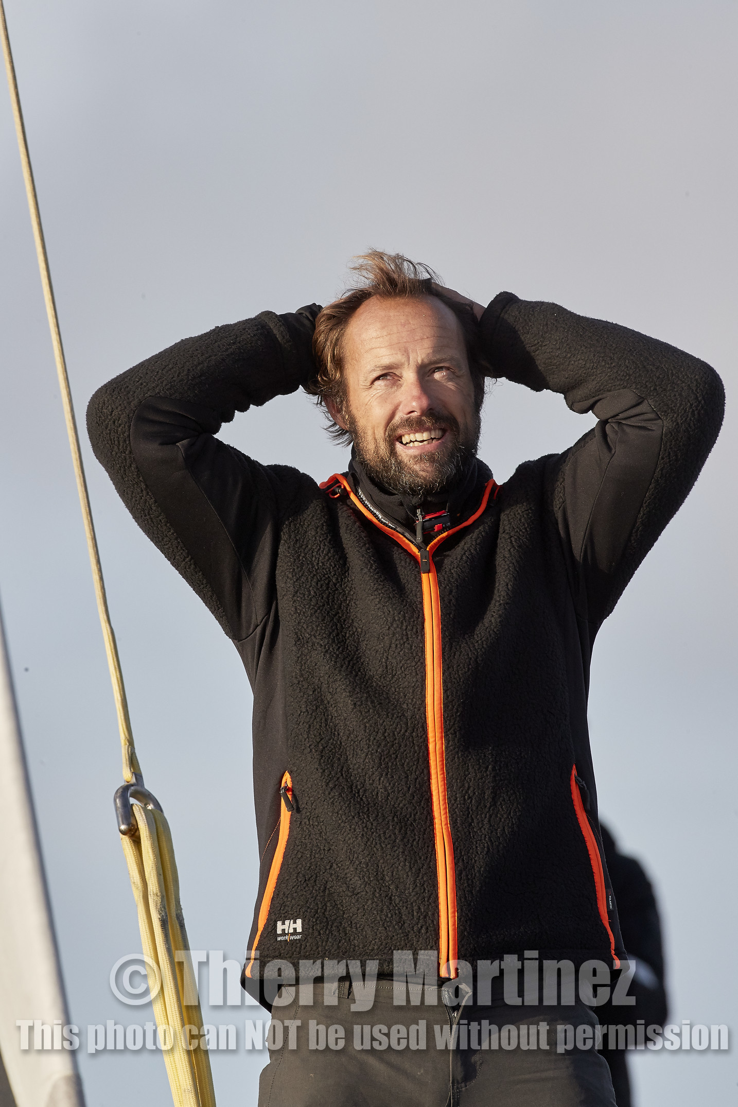 Single-handed sailing round the world record .