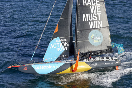 22_39746   © Thierry Martinez.DINARD, FRANCE. 9 Novembre  2022Départ de la 12éme ROUTE DU RHUM, transatlantique course à la voile en solitaire de St Malo(FRA)  à Pointe à Pitre (FRA-Guadeloupe) 3.543 milles nautiques.