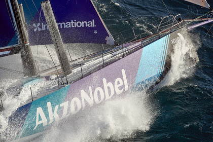 THM-17_108531_VOR-LISBON-LEG2start