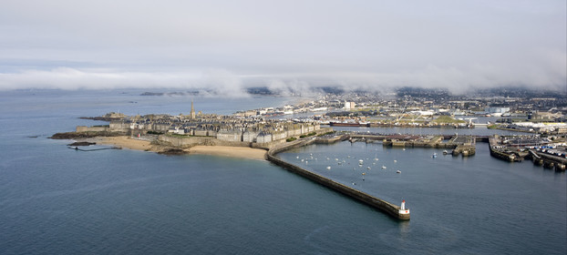 ROUTE DU RHUM Start in St Malo.Oct  2006