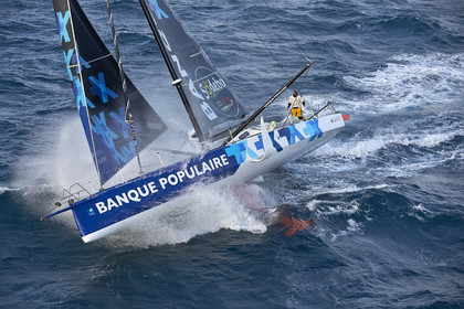 THM-17_000911_VendeeGlobeFinish