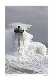 Photo disponible en tirage photo Fine Art,tirage original limités à 30 exemplaires.Chaque tirage est numéroté avec certificat d’authenticité signé.Pour choisir le format et support merci d'utiliser le caddie à coté de la photo.Formats disponibles : Tirage sur papier ( tirage seul) :  30x45 cm   40x60 cm  60x90 cm. Vous pouvez choisir le tirage avec un fond blanc ou noir , à votre convenance. Tirage sur papier contrecollé sur Dibond ( pas de bord blanc ou noir autour de l'image), avec système d'attache au dos:  30x45 cm   40x60 cm  50x75 cm  80x120cm.Tirage sur toile ( Canvas) monté sur chassis bois (pas de bord blanc ou noir autour de l'image), avec système d'attache au dos :  50x75 cm  80x120cm.Expédition ( Dans le monde entier): Colissimo (assurance) avec signature à réception. 48h pour la France métropolitaine.Il est possible de récupérer les tirages à La Galerie du Golfe (sans frais d'expèdition).Conditionnement tirages seuls: tube cylindrique renforcé + boite.