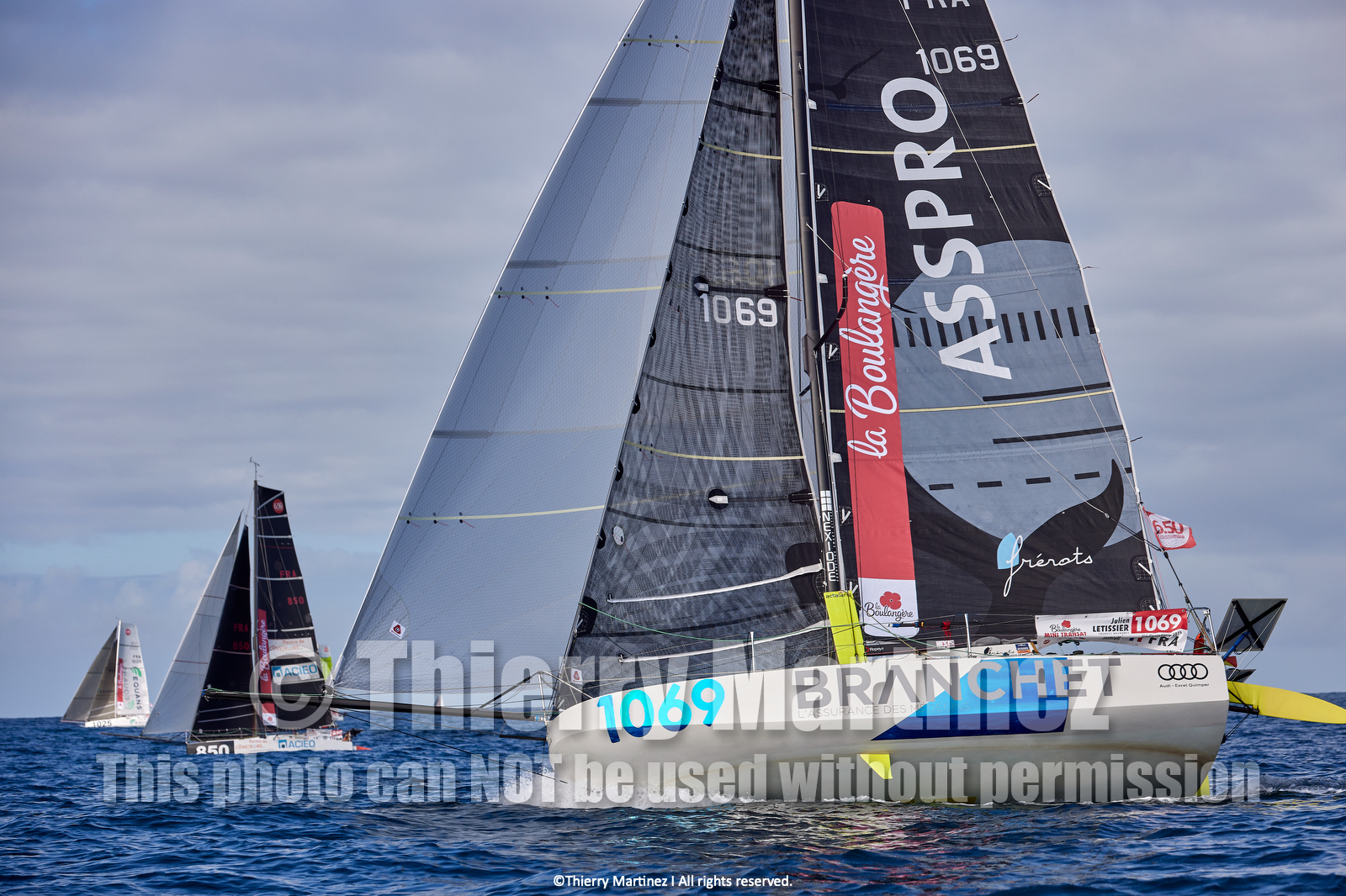 23_22271   © Thierry Martinez. LES SABLES D'OLONNE, 85 - FRANCE 25 septembre 2023.Départ MINI TRANSAT 2023. Départ du Dimanche 24 septembre retardé au Lundi 25 Sept .Les Sables d’Olonne (FRA)    Santa Cruz de la Palma ( Canaries)    St François ( Guadeloupe): 4050 NM.