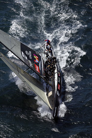 03_0157D ©Th.Martinez - Auckland (NZ) . America's Cup 2003. 15th February 2003. Day 1..Alinghi (SUI 64) vs Team NZ (NZL 82) .NZL 82 in first minutes of Race 1 before retiring on damage. Alinghi 1- Team NZ 0.
