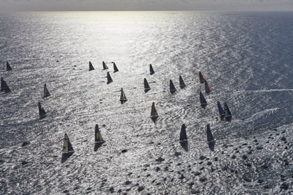 THM-16_80596_VendeeGlobeStart