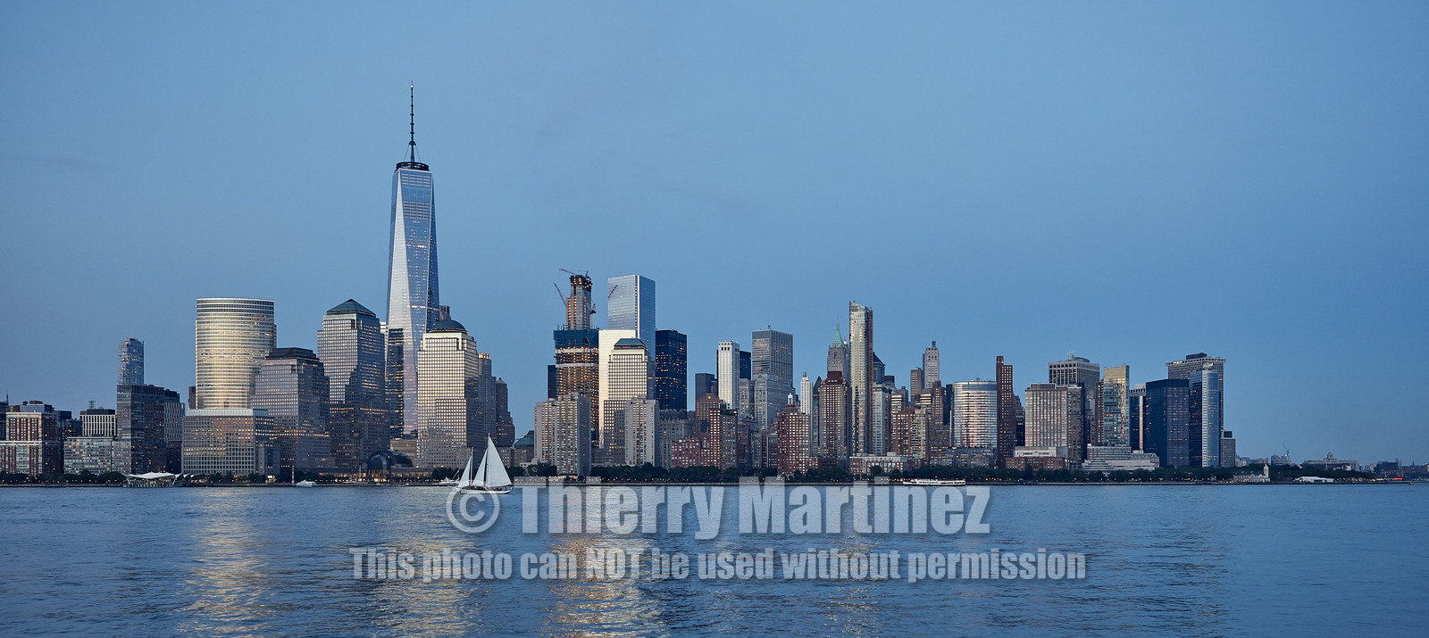 16_17028-NY at sunset