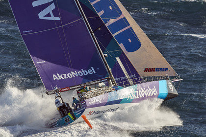 THM-17_107280_VOR-LISBON-LEG2start