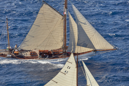 THM-21_23040_VOILES ST TROPEZ DAY 2 HELI