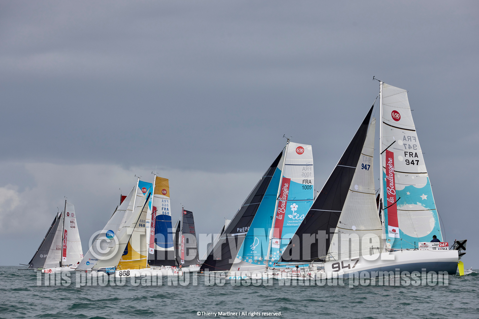 23_21825   © Thierry Martinez. LES SABLES D'OLONNE, 85 - FRANCE 25 septembre 2023.Départ MINI TRANSAT 2023. Départ du Dimanche 24 septembre retardé au Lundi 25 Sept .Les Sables d’Olonne (FRA)    Santa Cruz de la Palma ( Canaries)    St François ( Guadeloupe): 4050 NM.