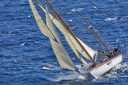 THM-21_22973_VOILES ST TROPEZ DAY 2 HELI