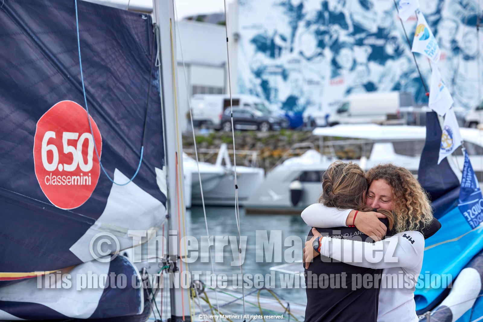 23_21718   © Thierry Martinez. LES SABLES D'OLONNE, 85 - FRANCE 25 septembre 2023.Départ MINI TRANSAT 2023. Départ du Dimanche 24 septembre retardé au Lundi 25 Sept .Les Sables d’Olonne (FRA)    Santa Cruz de la Palma ( Canaries)    St François ( Guadeloupe): 4050 NM.