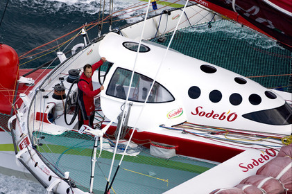 Thomas Coville (FRA) maxi trimaran SODEBO Solo round the world record attempt. Start in Brest (FRA)