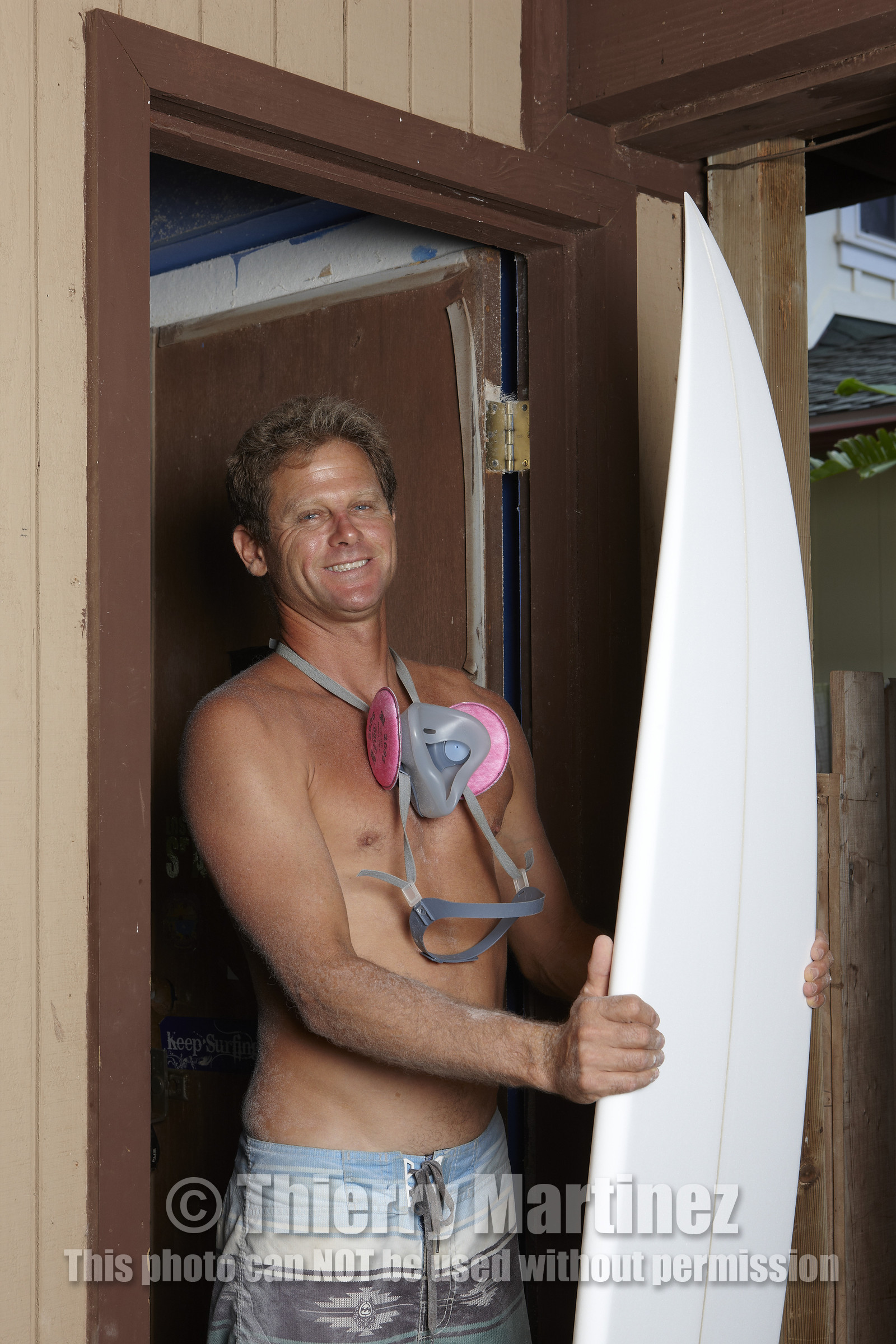 SHAPING A SURF BOARD.  NORTH SHORE (North Shore - Oahu Island - Hawaii-USA)