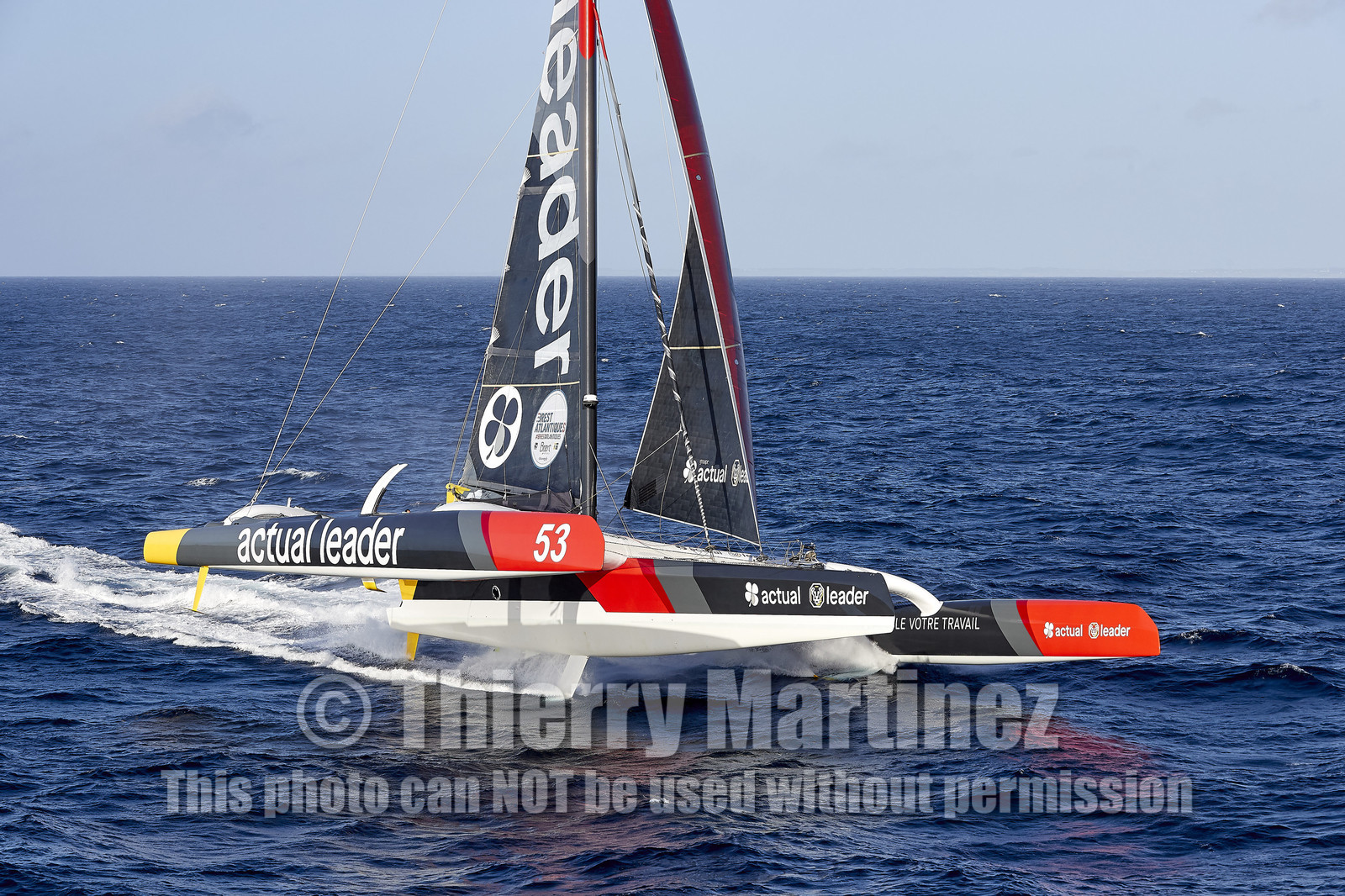 « ULTIM ACTUAL LEADER , Skipper Yves Le Blevec.