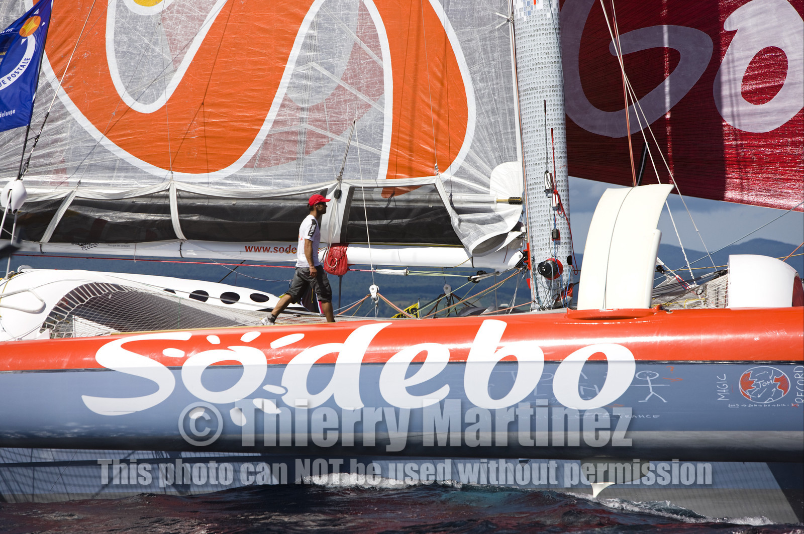 2010 ROUTE DU RHUM - LA BANQUE POSTALE . SOLO SAILING TRANSATLANTIC : ST MALO (FRA)   POINTE A PITRE-GUADELOUPE (FRENCH WEST INDIES). FINISH.