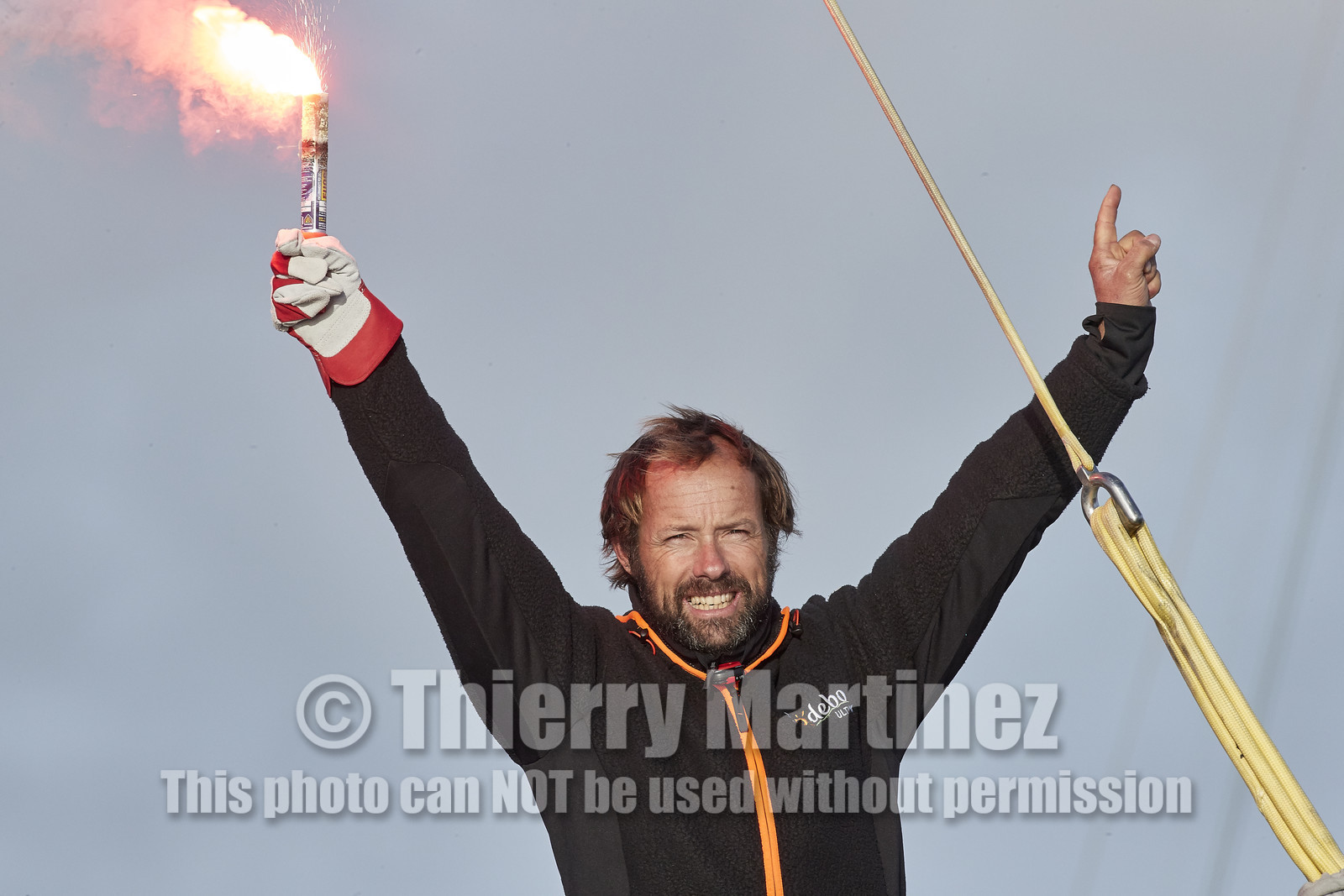 Single-handed sailing round the world record .