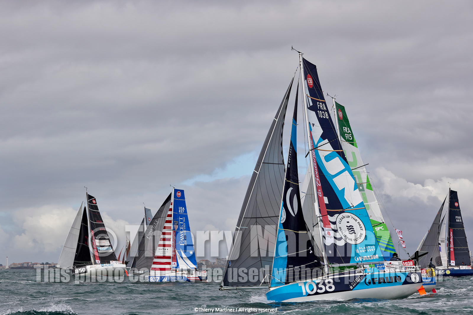 23_21871   © Thierry Martinez. LES SABLES D'OLONNE, 85 - FRANCE 25 septembre 2023.Départ MINI TRANSAT 2023. Départ du Dimanche 24 septembre retardé au Lundi 25 Sept .Les Sables d’Olonne (FRA)    Santa Cruz de la Palma ( Canaries)    St François ( Guadeloupe): 4050 NM.