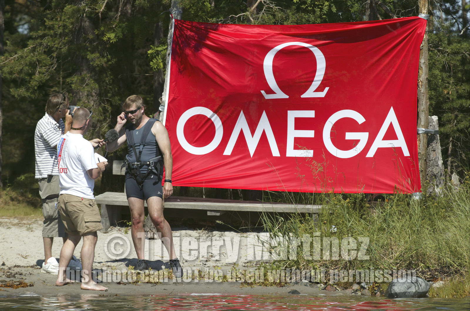 03_3054D © Th.Martinez,STOCKHOLM ARCHIPELAGO SWEDEN, 8 07 03-Archipelago Raid (2003)  Day 1..TIDERMANS  Calle Hendix (SWE),  a check-point  calling the Atlant head quater to register their passage..