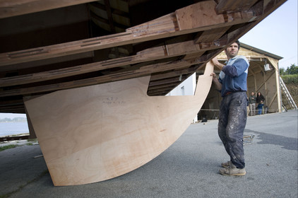 Thierry Dubois new boat under construction.15 Oct 2006