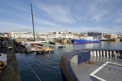 Single-handed sailing round the world record .