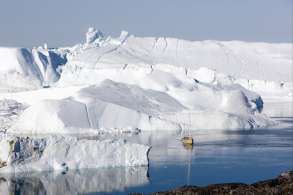 Schooner LA LOUISE sailing on west coast of Greenland.