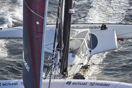 « ULTIM ACTUAL LEADER , Skipper Yves Le Blevec.