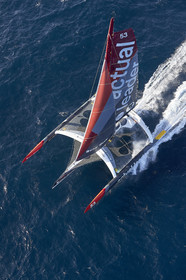 « ULTIM ACTUAL LEADER , Skipper Yves Le Blevec.