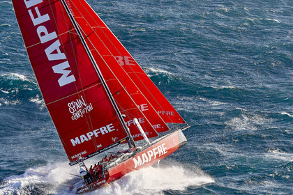 THM-17_106625_VOR-LISBON-LEG2start