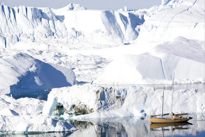 Schooner LA LOUISE sailing on west coast of Greenland.