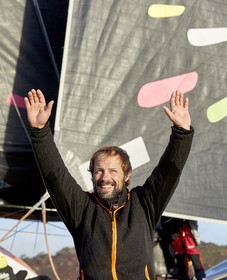 Single-handed sailing round the world record .