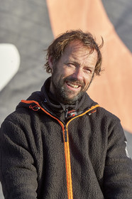 Single-handed sailing round the world record .