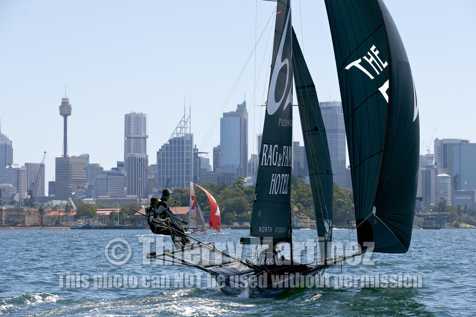 15_018970-Skiff-Sydney