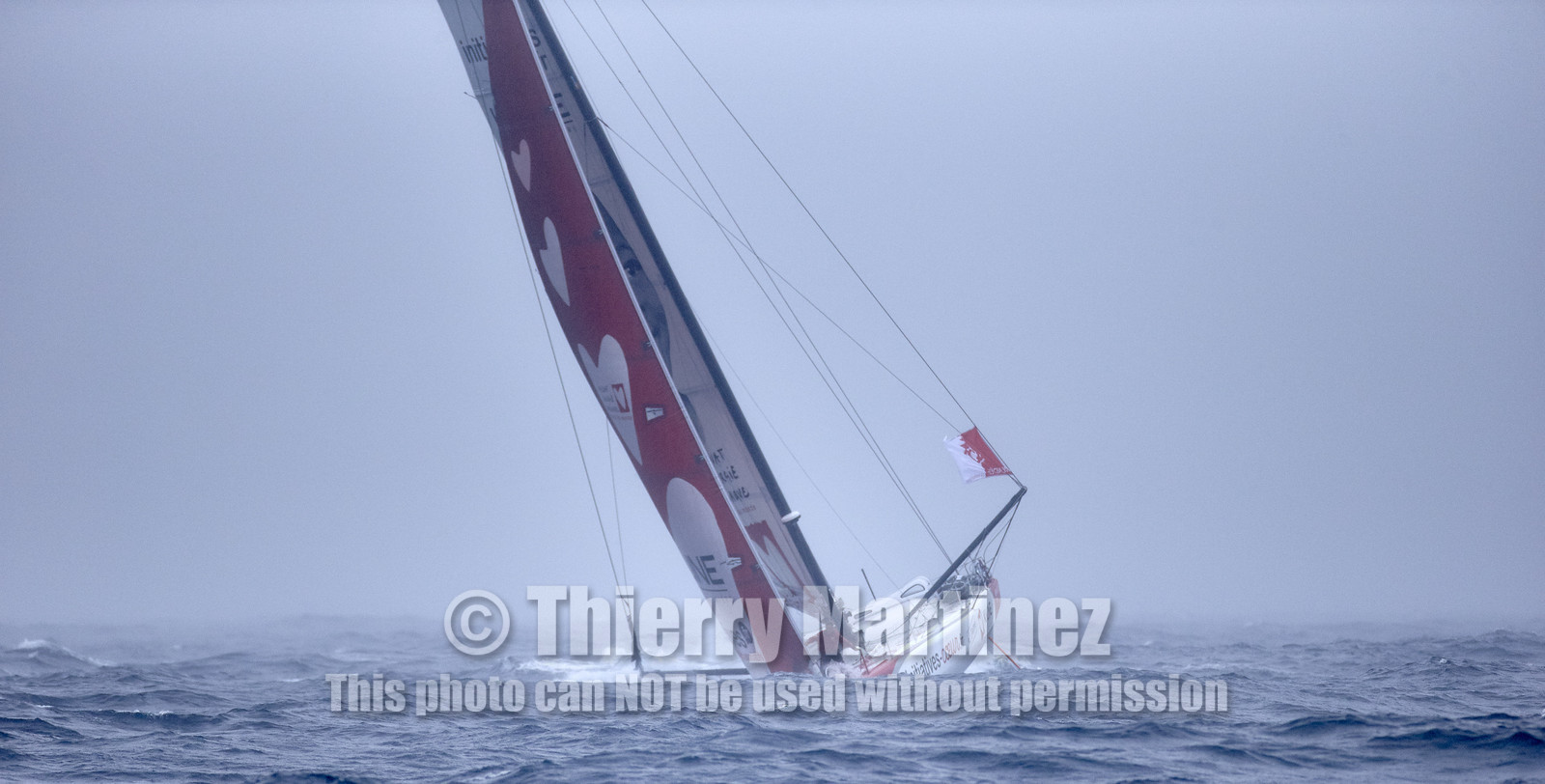 16_40178  ©Th.Martinez Sea&Co.  ILE DE GROIX - - FRANCE. 3 Août 2016. .Tanguy De Lamotte (FRA), a bord de l'IMOCA Initiatives-Coeur au large de l'Ile de Groix (FRA) en préparation du Vendée Globe 2016-17.
