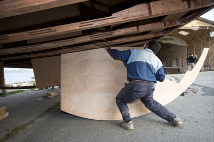 Thierry Dubois new boat under construction.15 Oct 2006