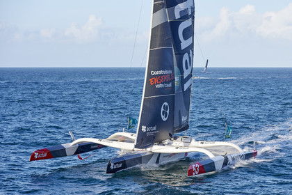 22_38953   © Thierry Martinez.DINARD, FRANCE. 9 Novembre  2022Départ de la 12éme ROUTE DU RHUM, transatlantique course à la voile en solitaire de St Malo(FRA)  à Pointe à Pitre (FRA-Guadeloupe) 3.543 milles nautiques.