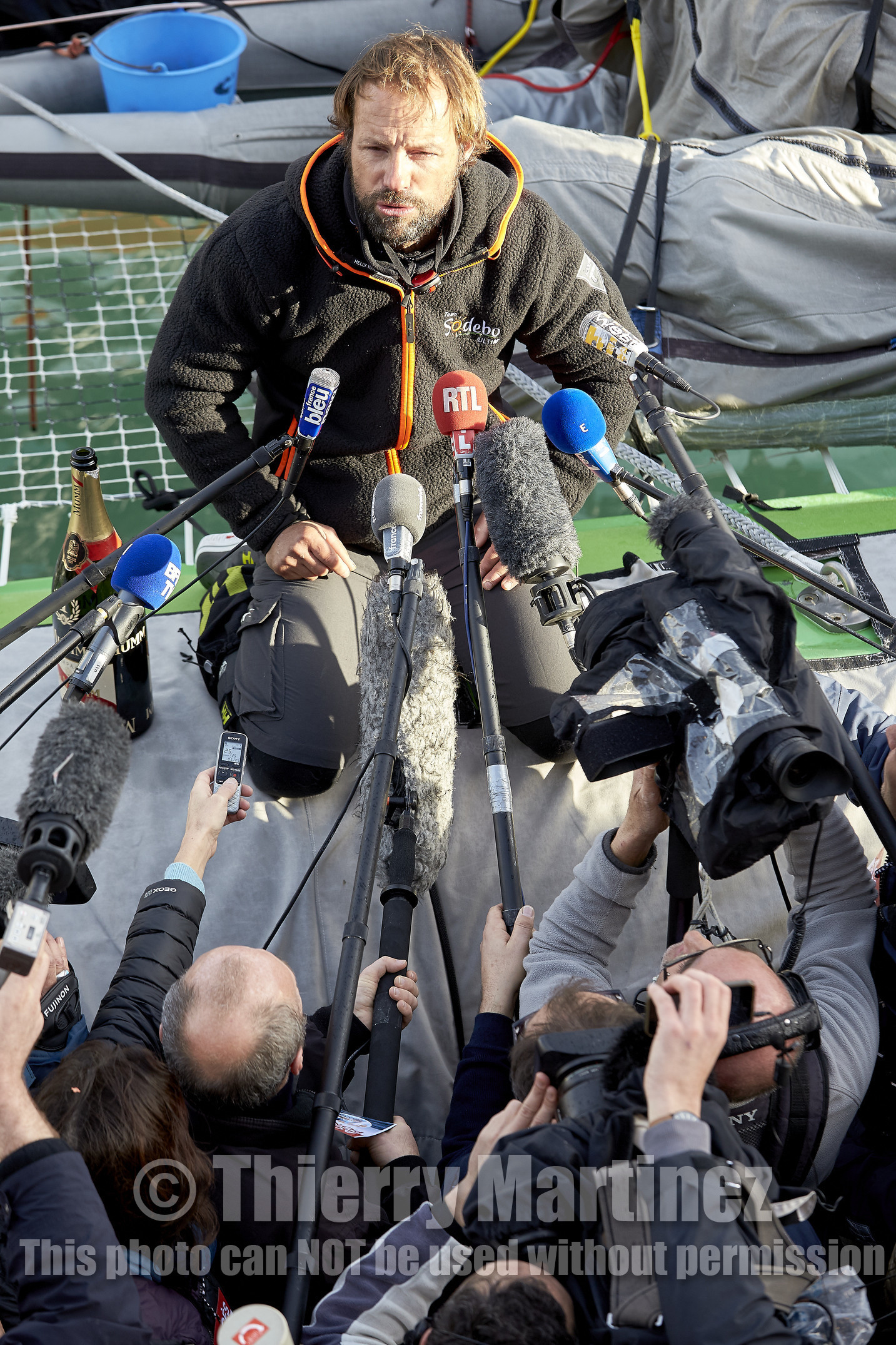 Single-handed sailing round the world record .