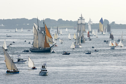 Semaine du Golfe 2015. Parade d'arrivée de la flotte.