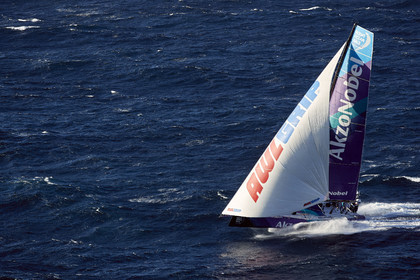 THM-17_107160_VOR-LISBON-LEG2start