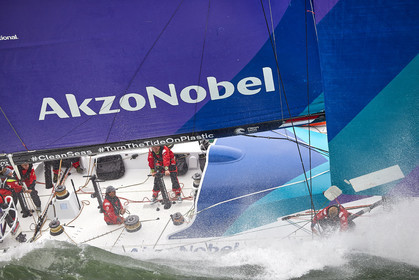 THM-17_062355_team AkzoNobel
