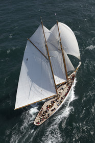 JP Morgan Asset Management Round The Island Race.