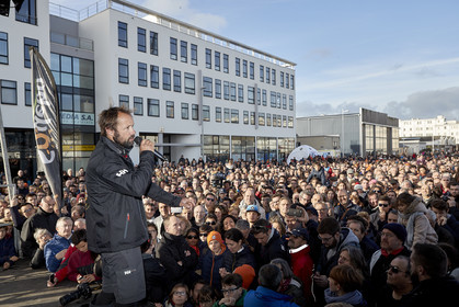 Single-handed sailing round the world record .