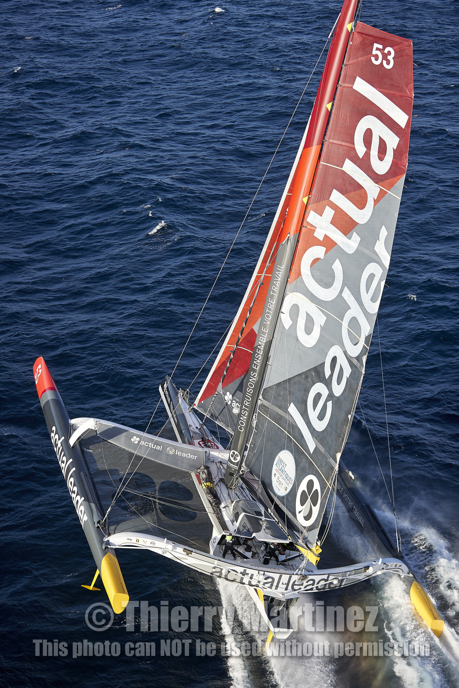 « ULTIM ACTUAL LEADER , Skipper Yves Le Blevec.