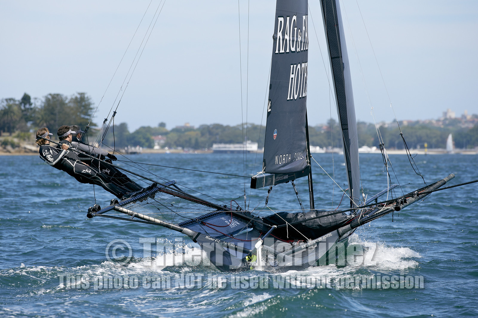 15_018735-Skiff-Sydney