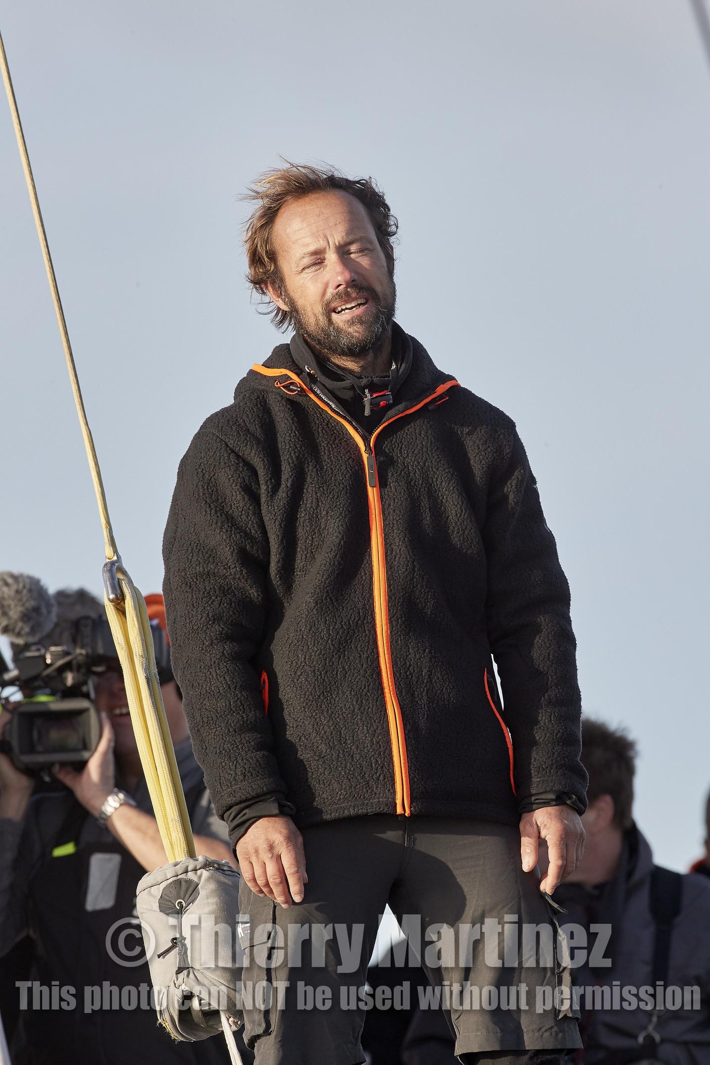 Single-handed sailing round the world record .