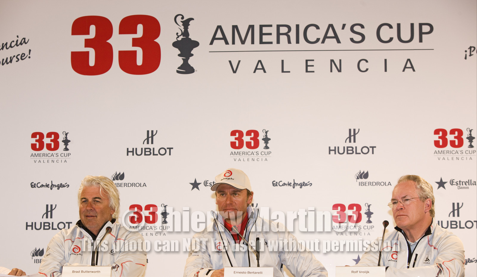 33rd  AMERICA'S CUP Valencia Spain, February 2010 - Defender:  ALINGHI (ALINGHI 5) vs Challenger : BMW Oracle Racing (USA 17)