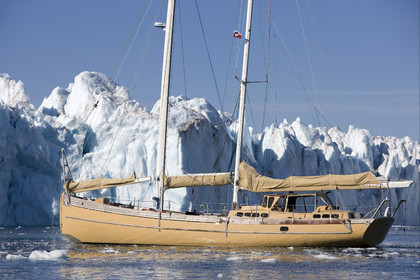 Schooner LA LOUISE sailing on west coast of Greenland.