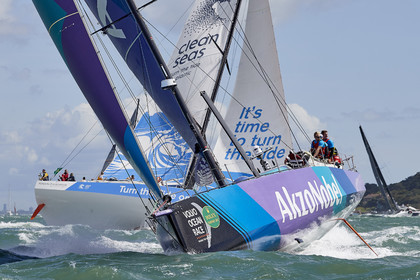 THM-17_065123_team AkzoNobel