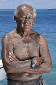 15_026831  ©ThMartinez Sea&Co.  RANGIROA - ARCHIPEL des TUAMOTU. POLYNESIE FRANCAISE .  8 Février 2015. ..HURI, pilote Taxi Boat à Rangiroa.